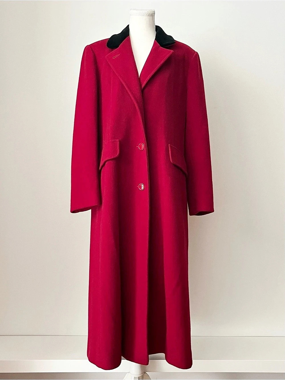 Vintage Karen Women's 100% Wool Long Coat Cherry Red Velvet Collar Size L USA